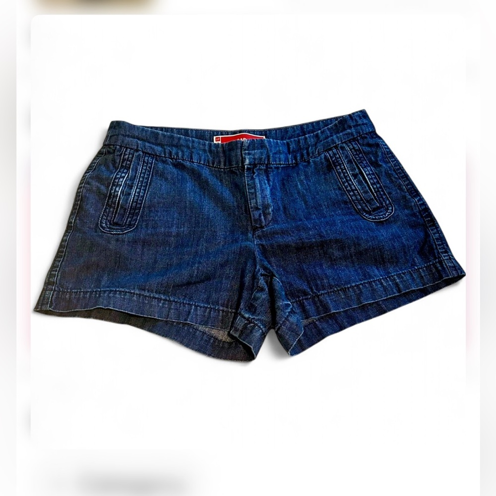 Gap sz 8 women’s flat front dark wash lightweight mid rise trouser shorts blue